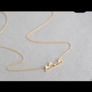Mountain top necklace in gold new